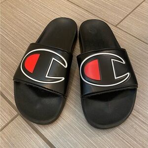 Women’s size 8 Champion slides